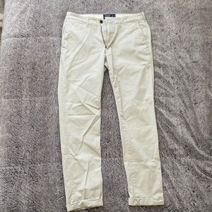 Chinos/Khaki Pants